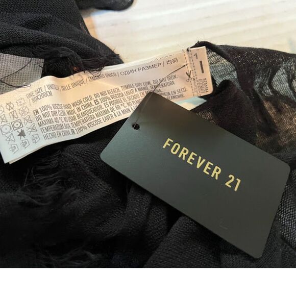 Forever 21 NWT Modern Bohochic Black Fringe Business Casual Scarf/Wrap 29" x 79" - Picture 2 of 4